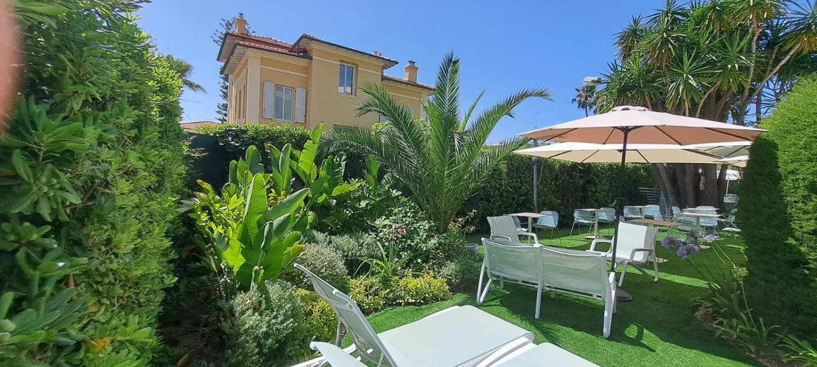Carlton - Renovee Avec Piscine Apart-hotel 4*
