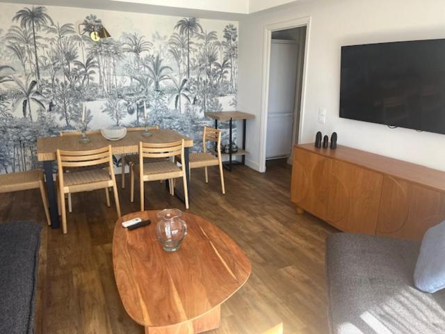Carlton - Renovee Avec Piscine 4*
